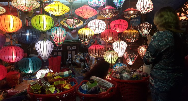 shopping in vietnam