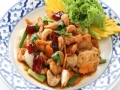 Kai Med Ma Muang (Chicken with Cashew Nuts)